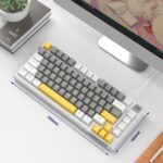 ⁦كيبورد جيمنج سوتش احمر لوحة مفاتيح ميكانيكية MageGee، لوحة مفاتيح سلكية للألعاب بإضاءة خلفية ولوحة مفاتيح USB رفيعة للغاية مع⁩ - الصورة ⁦6⁩