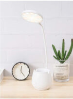 ⁦مصباح مكتبي مع حاملة اقلام وستاند هاتف مصباح قراءة LED قابل لإعادة الشحن احصل على حلول الإضاءة الأكثر سطوعًا والأكثر ديمومة⁩ - الصورة ⁦3⁩