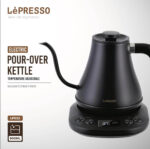 ⁦غلاية كهربائية من LePresso مزودة بشاشة رقمية، وحماية من الغليان الجاف، وخاصية الحفاظ على الدفء، ووضع ساعة إيقاف التحضير،⁩ - الصورة ⁦2⁩