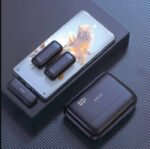 ⁦مايك ميكروفون لاسلكي مزدوج PAWA Mike M5 مع علبة شحن من النوع c+lightning⁩ - الصورة ⁦2⁩