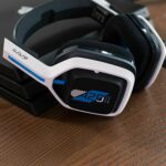 ⁦سماعة جيمنج لاسلكية من استرو للألعاب للكمبيوتر و البلايستيشن ASTRO Gaming A20 Wireless Headset (اوبن بوكس)⁩ - الصورة ⁦10⁩